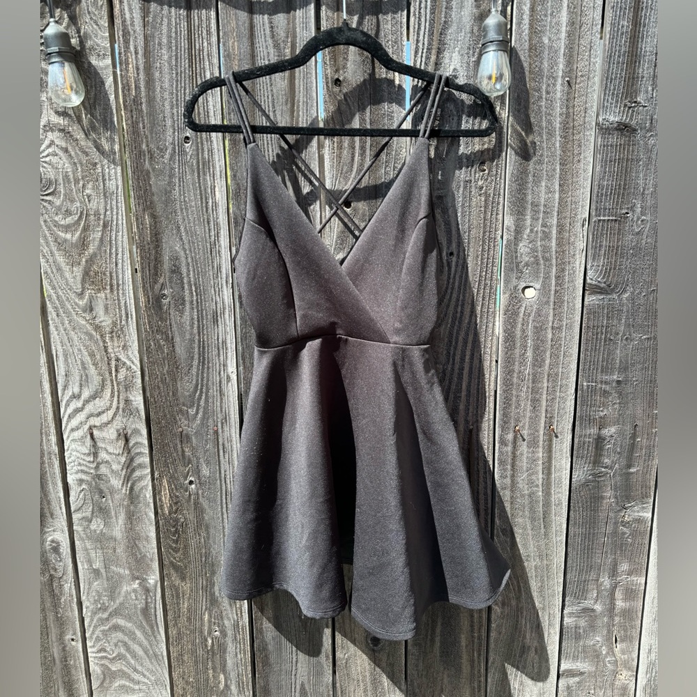 Charlotte Russe Black V Neck Sweetheart Fit and Flare Homecoming Dress Small